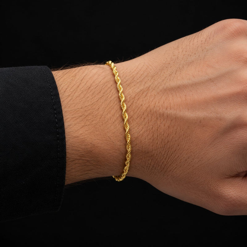 Pulso de oro tejido torsal de 2 mm puesto en la muñeca, DP&C Joyas