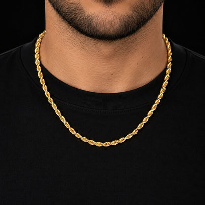 Cadena de oro tejido torsal de 4 mm puesta sobre el cuello, DP&C Joyas