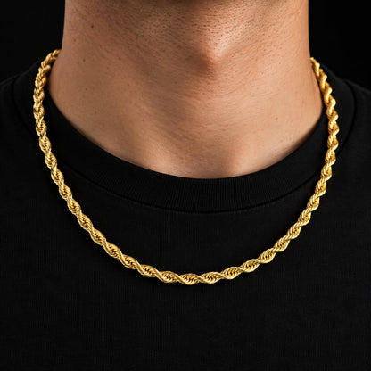 Cadena de oro tejido torsal de 5 mm puesta sobre el cuello, DP&C Joyas
