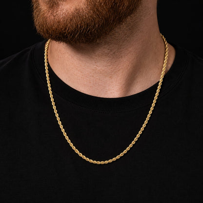Cadena de oro tejido torsal de 3 mm puesta sobre el cuello, DP&C Joyas
