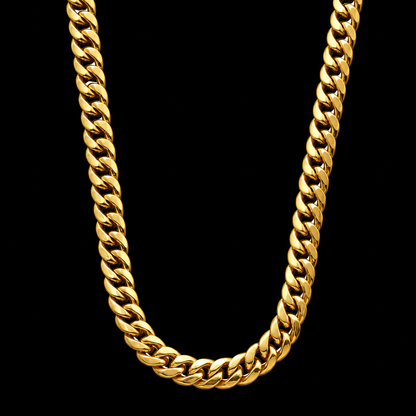 Cadena cubana de oro de 7 mm en vista completa sobre fondo negro, DP&C Joyas