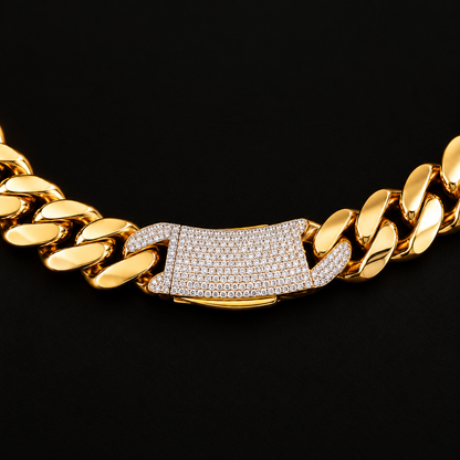 Representación del broche iced out con zirconias para cadena cubana de oro de 8 mm, sin logotipo, DP&C Joyas