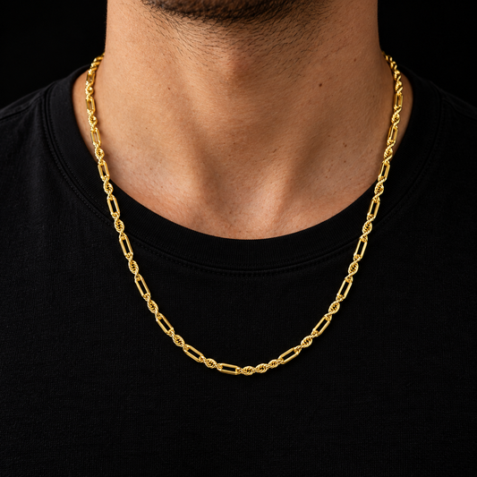 Cadena de oro tejido torsal fígaro de 2 mm puesta sobre el cuello, DP&C Joyas