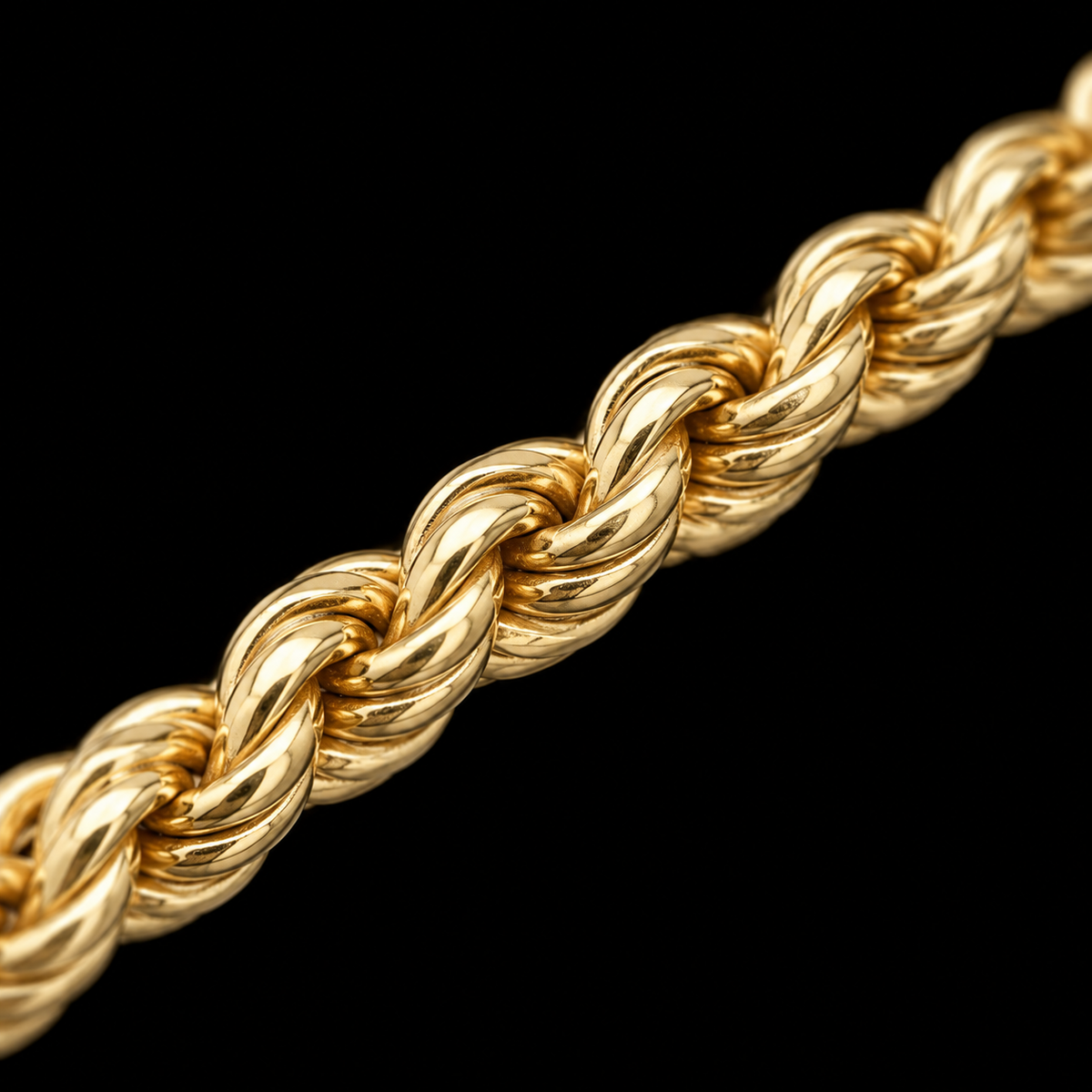 Detalle macro del tejido torsal del pulso de oro de 3 mm, DP&C Joyas